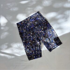 lululemon | size 4 | floral biker shorts